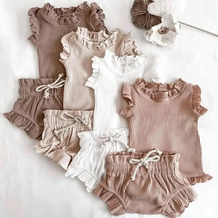 Girly, BG
